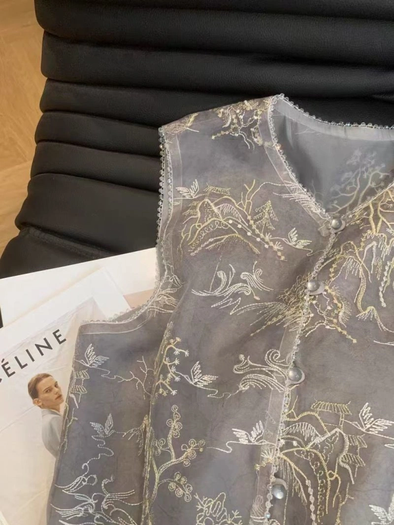 Refined Chanel Vest 110143