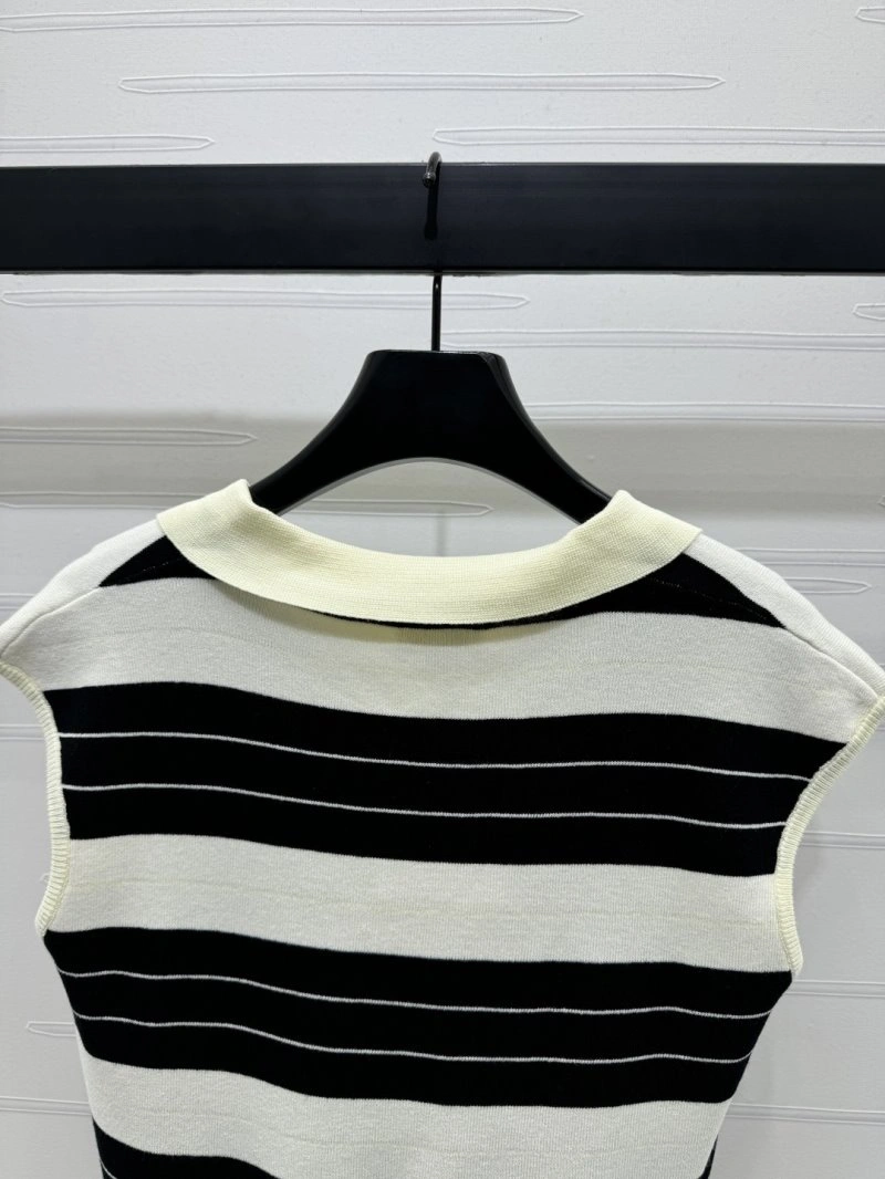 Minimalist Chanel Vest 110108
