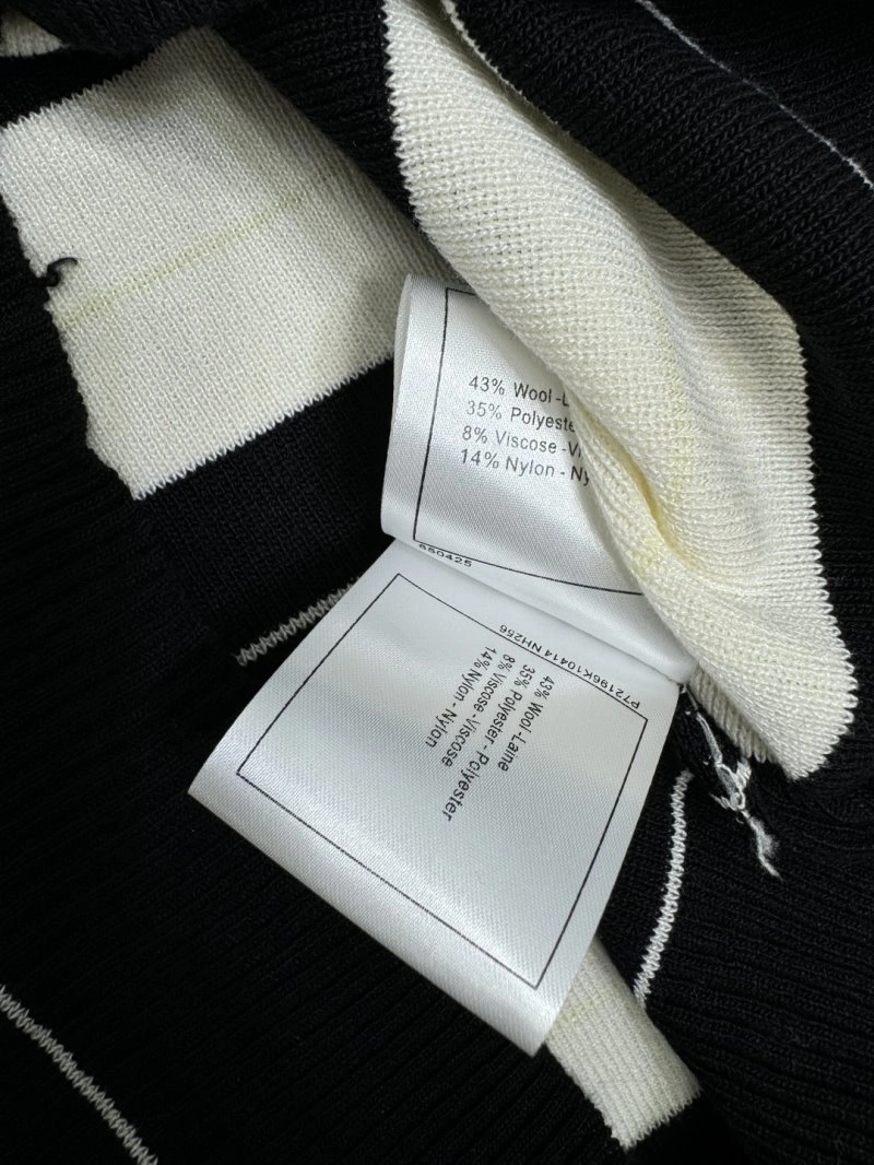 Minimalist Chanel Vest 110108