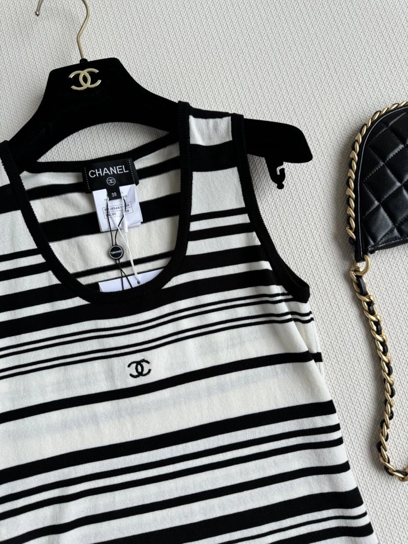 Sleek Chanel Vest 110086