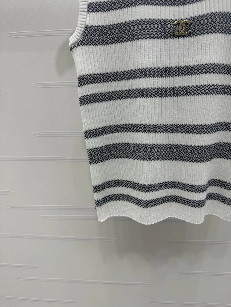 TechFriendly Chanel Vest 110096