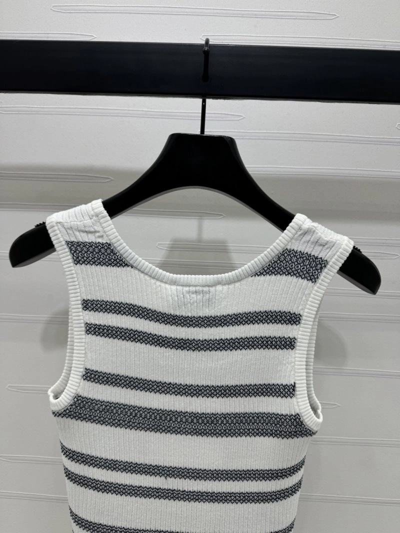 TechFriendly Chanel Vest 110096