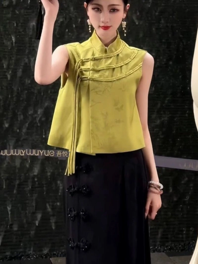 WrinkleFree Chanel Vest 110082