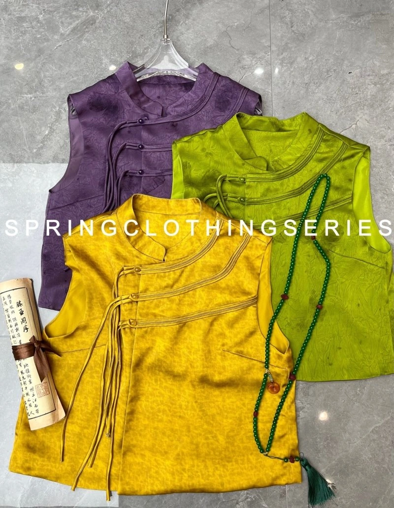 WrinkleFree Chanel Vest 110082