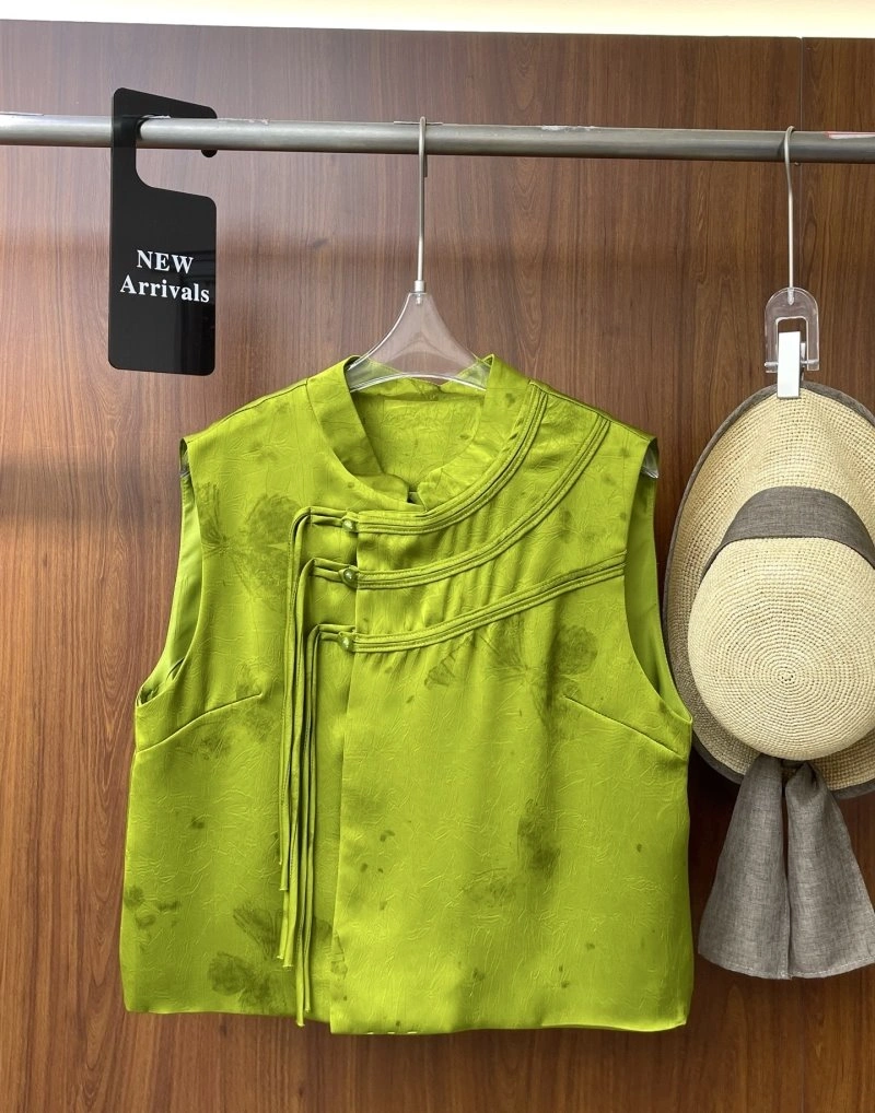 WrinkleFree Chanel Vest 110082