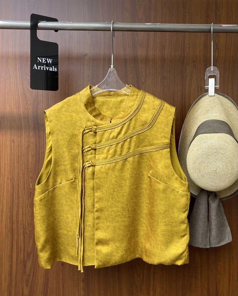 WrinkleFree Chanel Vest 110082