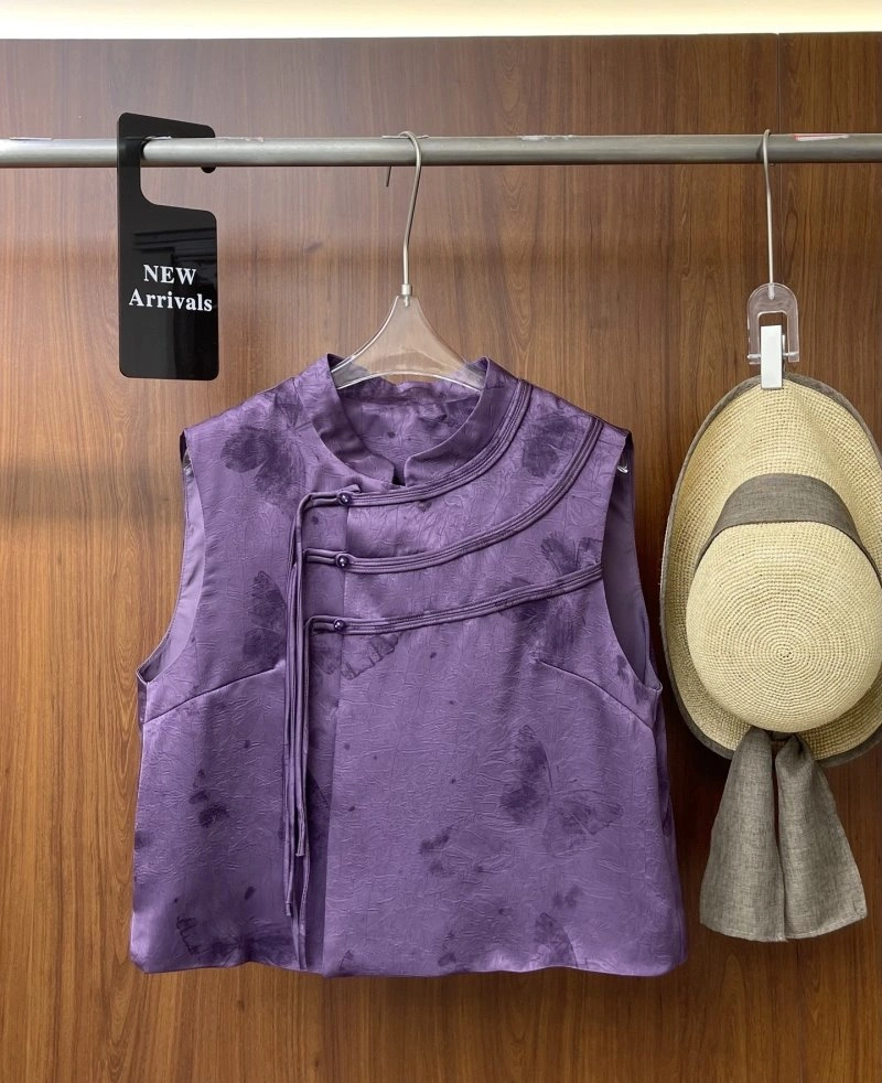 WrinkleFree Chanel Vest 110082
