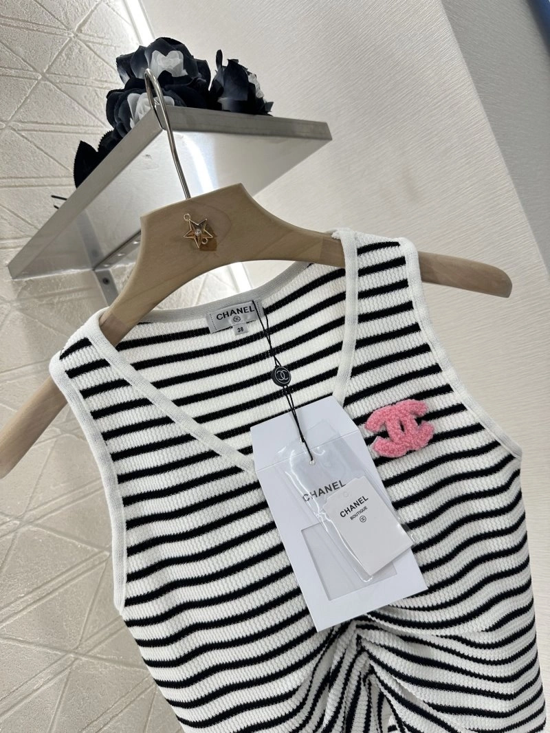 WrinkleFree Chanel Vest 110029