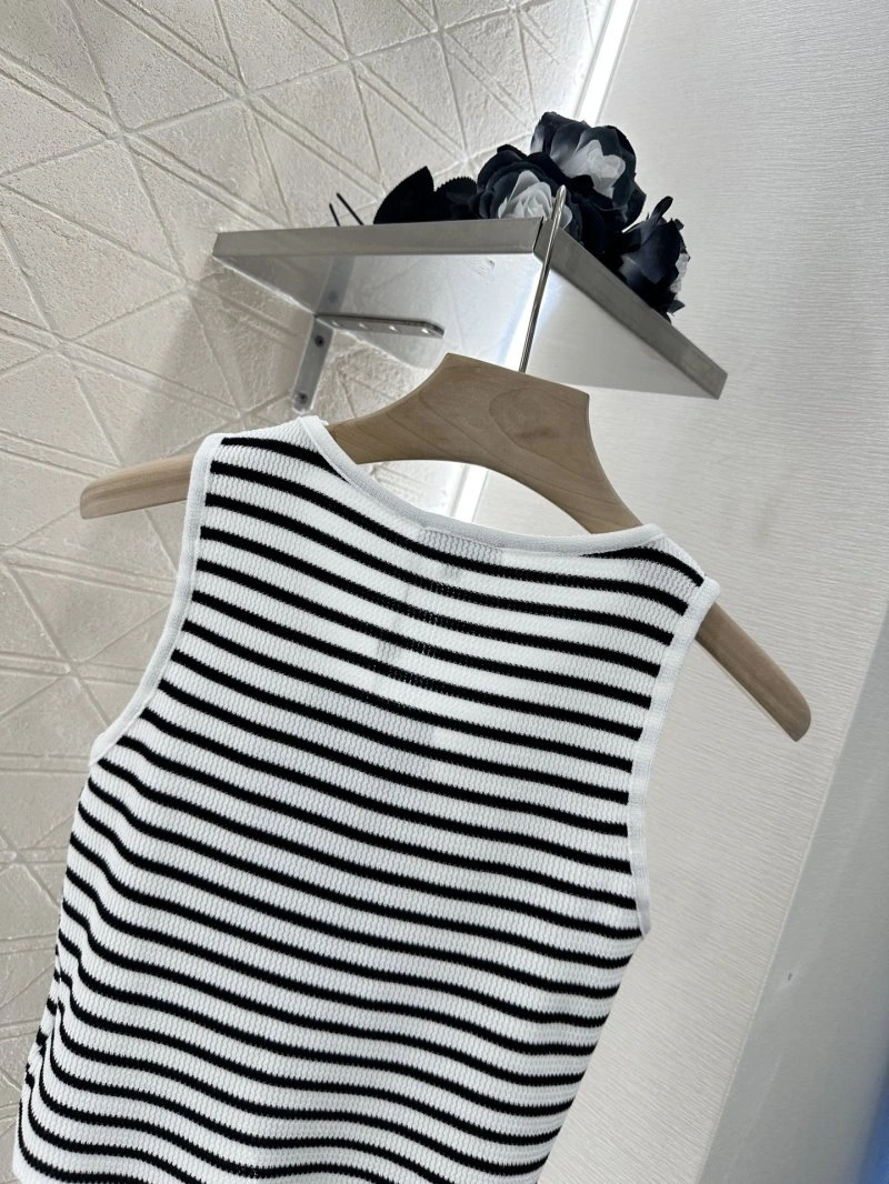 WrinkleFree Chanel Vest 110029