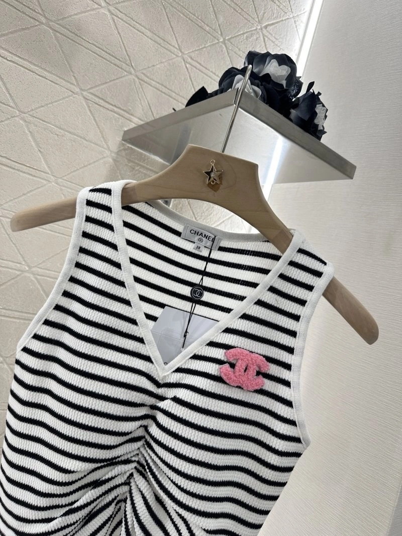 WrinkleFree Chanel Vest 110029