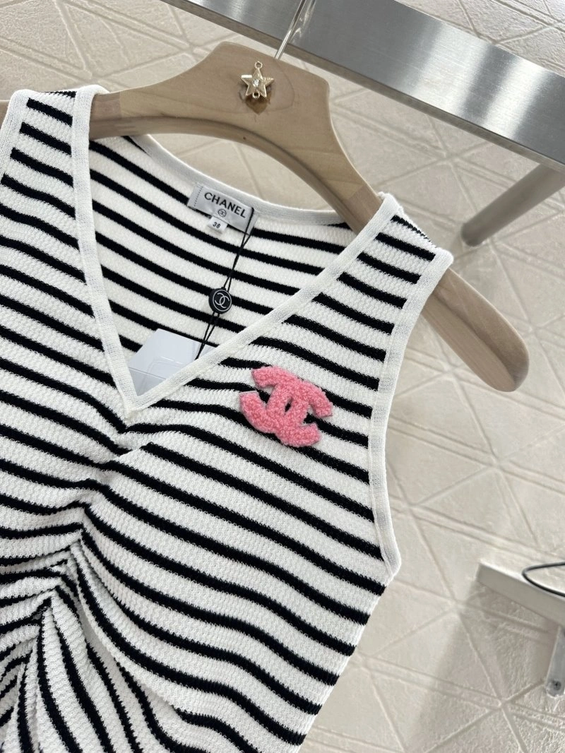 WrinkleFree Chanel Vest 110029