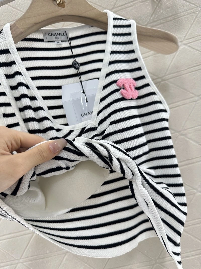 WrinkleFree Chanel Vest 110029
