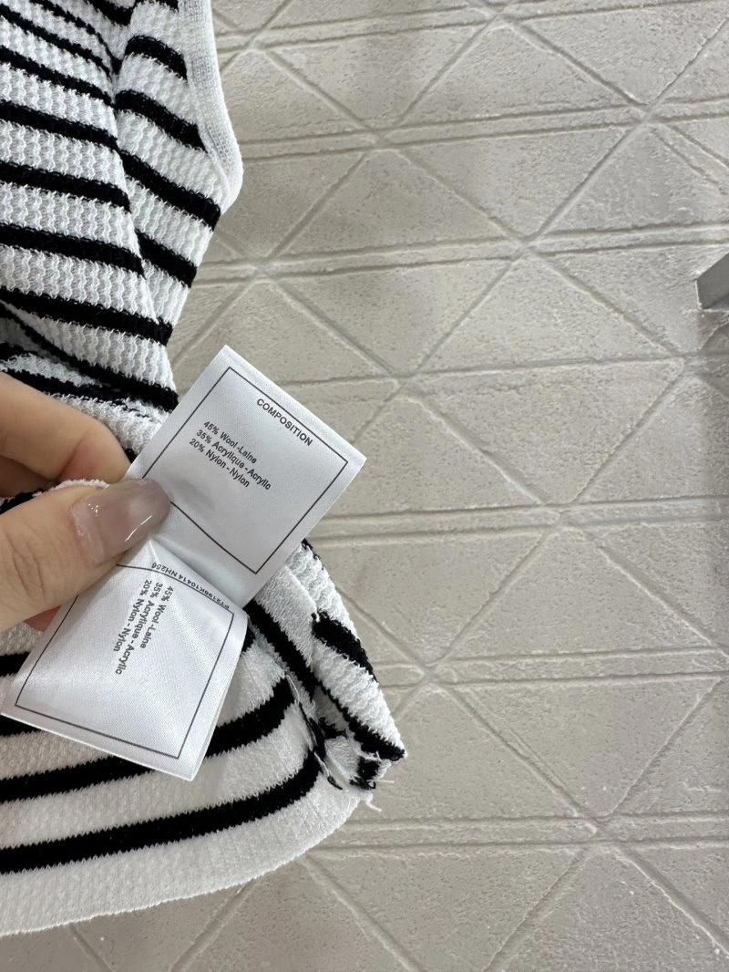 WrinkleFree Chanel Vest 110029