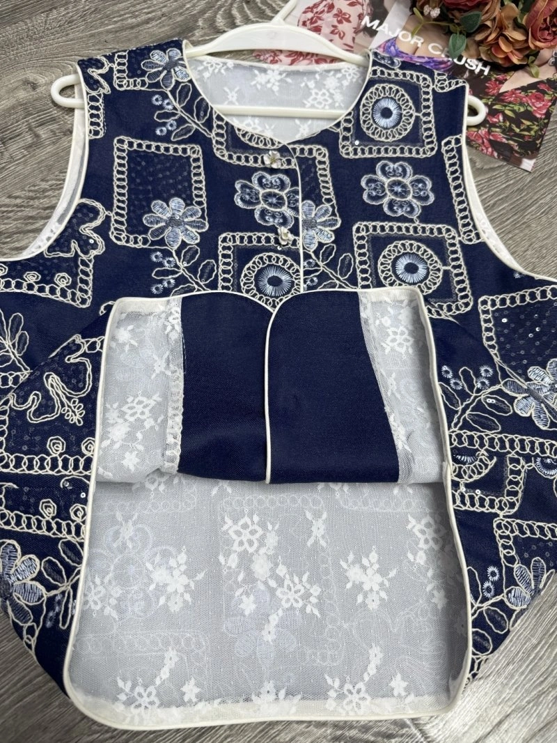 ZipUp Chanel Vest 110059