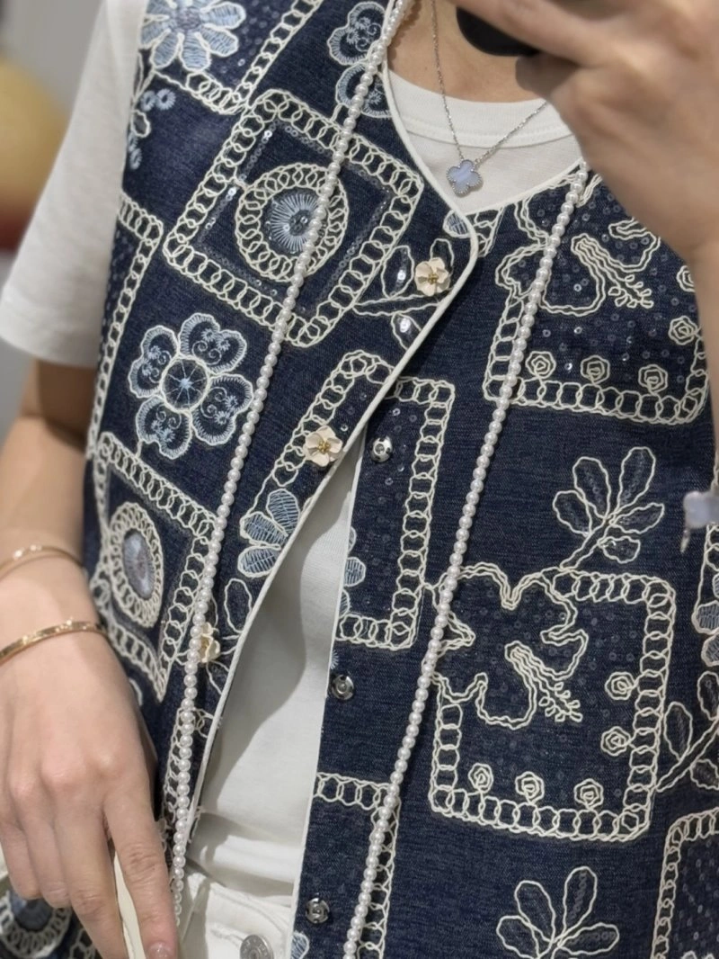 ZipUp Chanel Vest 110059