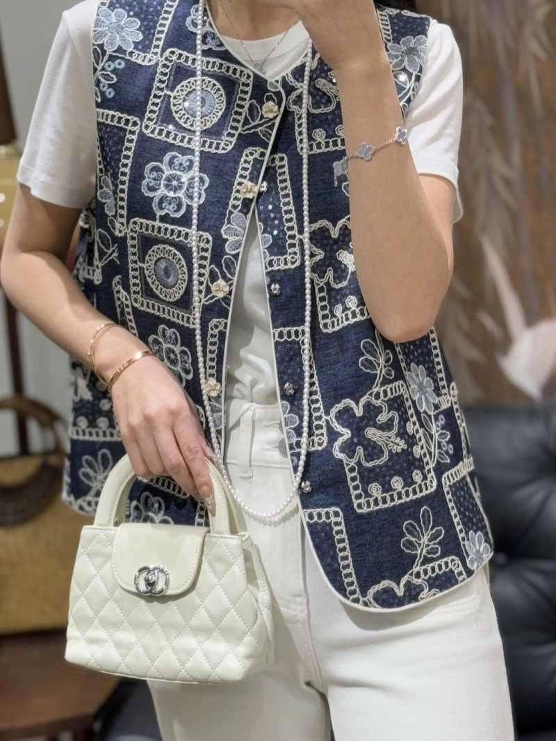 ZipUp Chanel Vest 110059