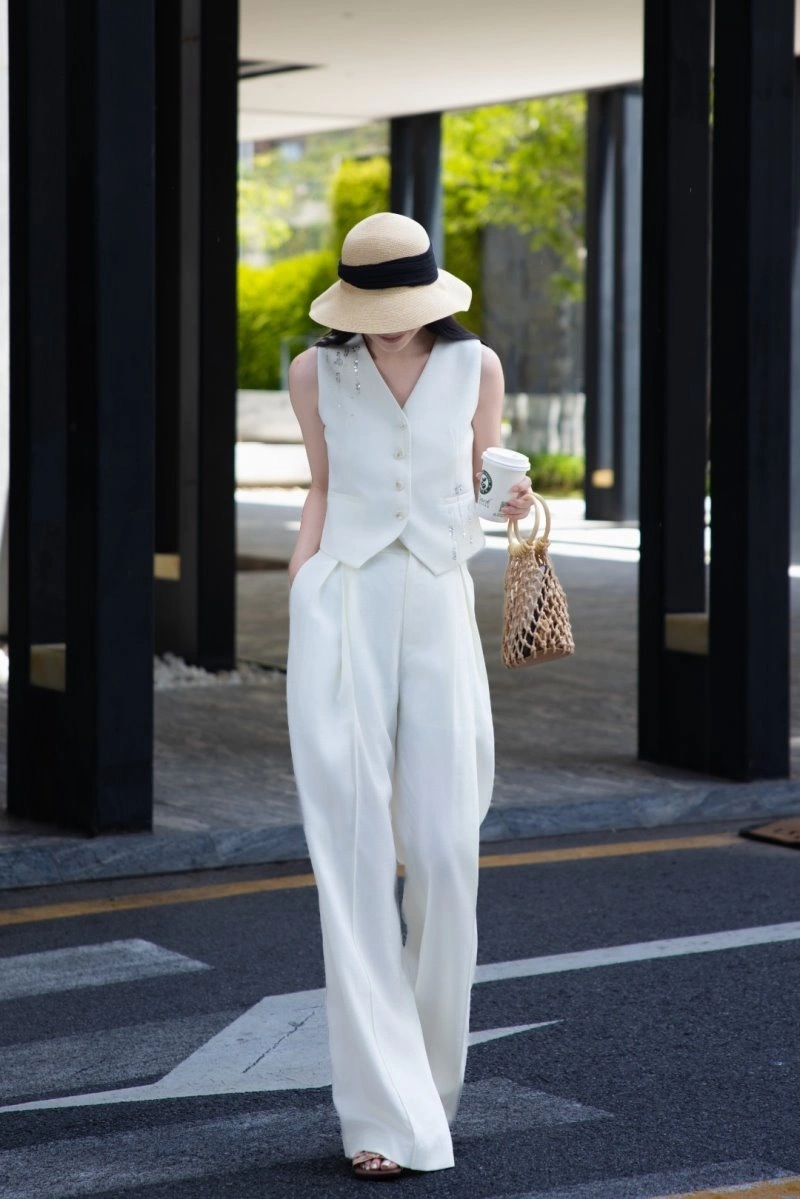 Chanel Vest Fashionable 110036
