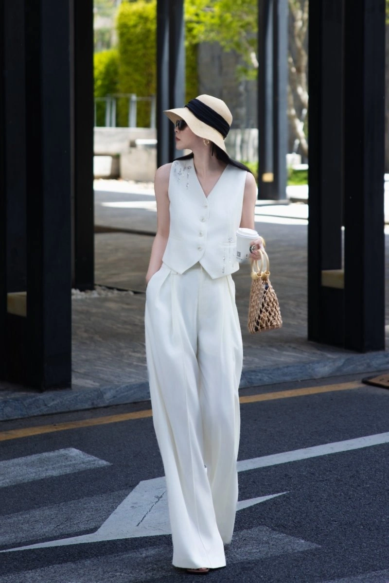 Chanel Vest Fashionable 110036