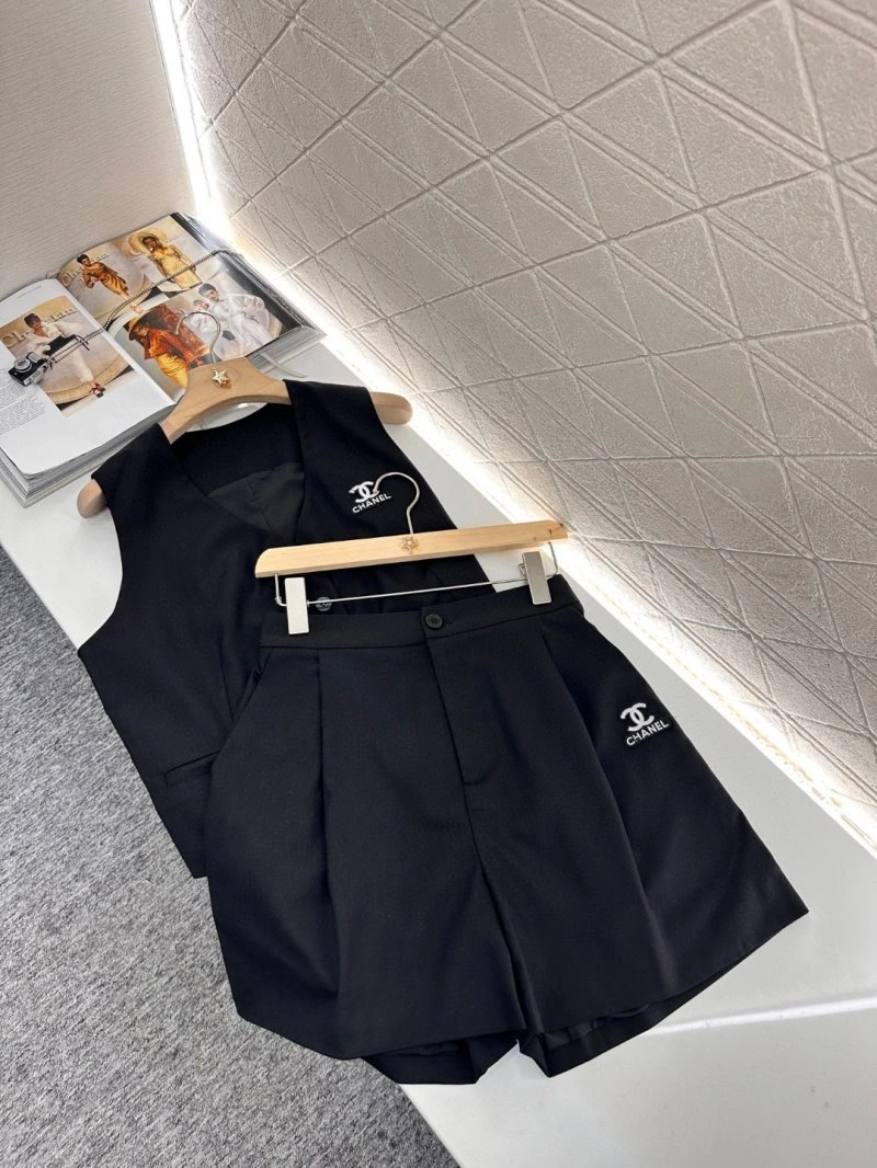 WaterResistant Chanel Vest 110053