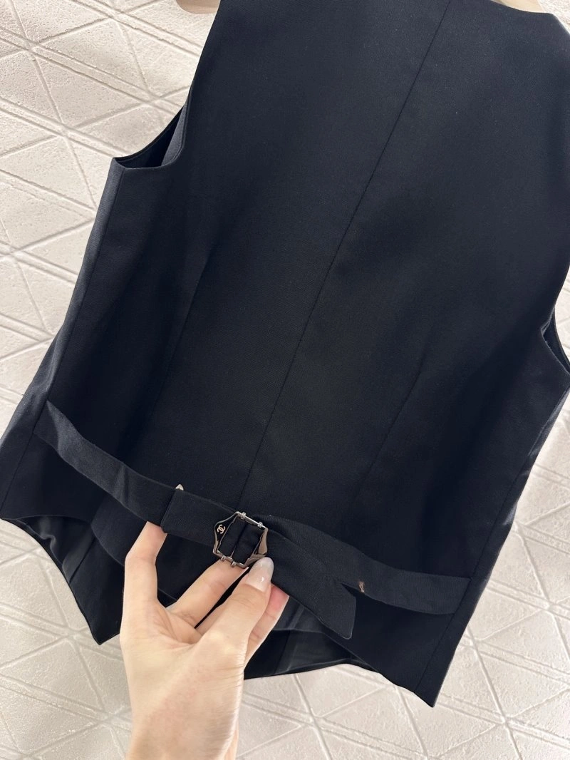 WaterResistant Chanel Vest 110053