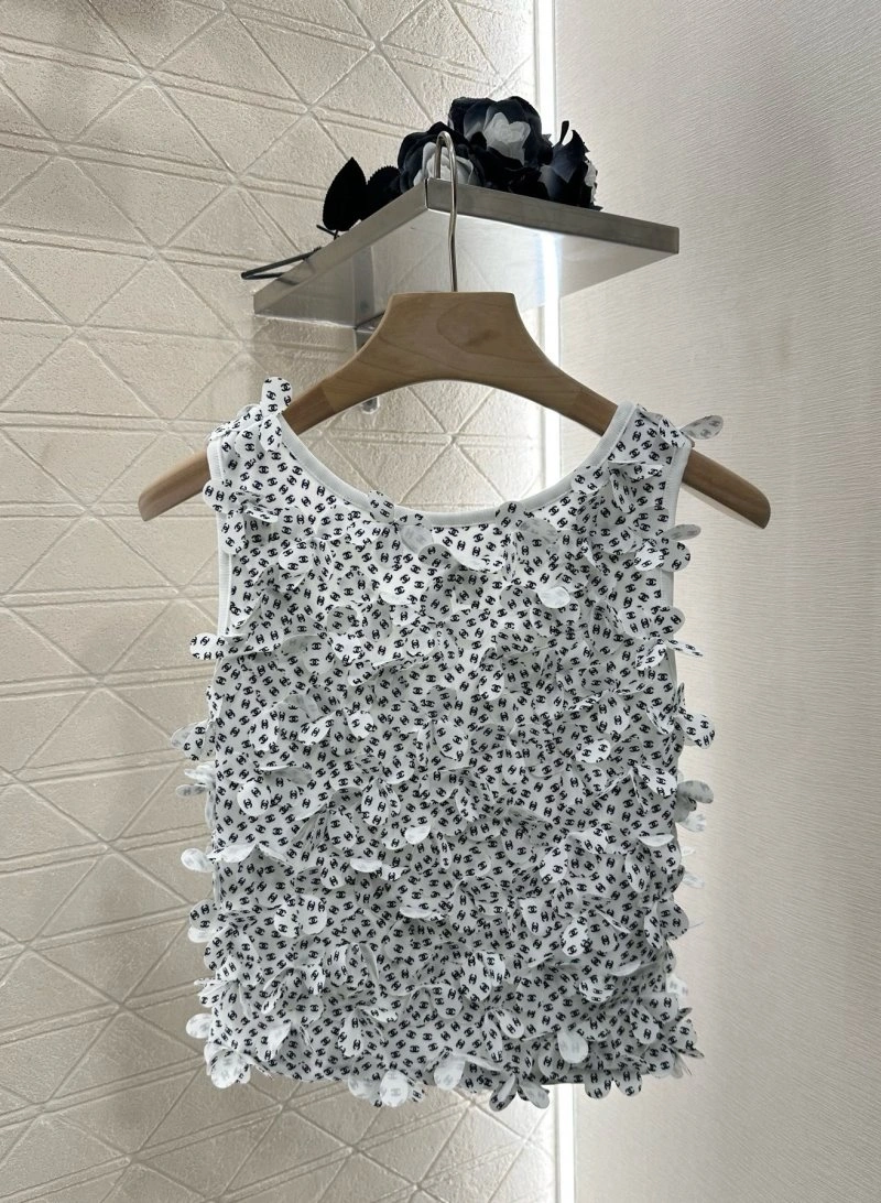 Packable Chanel Vest 110025