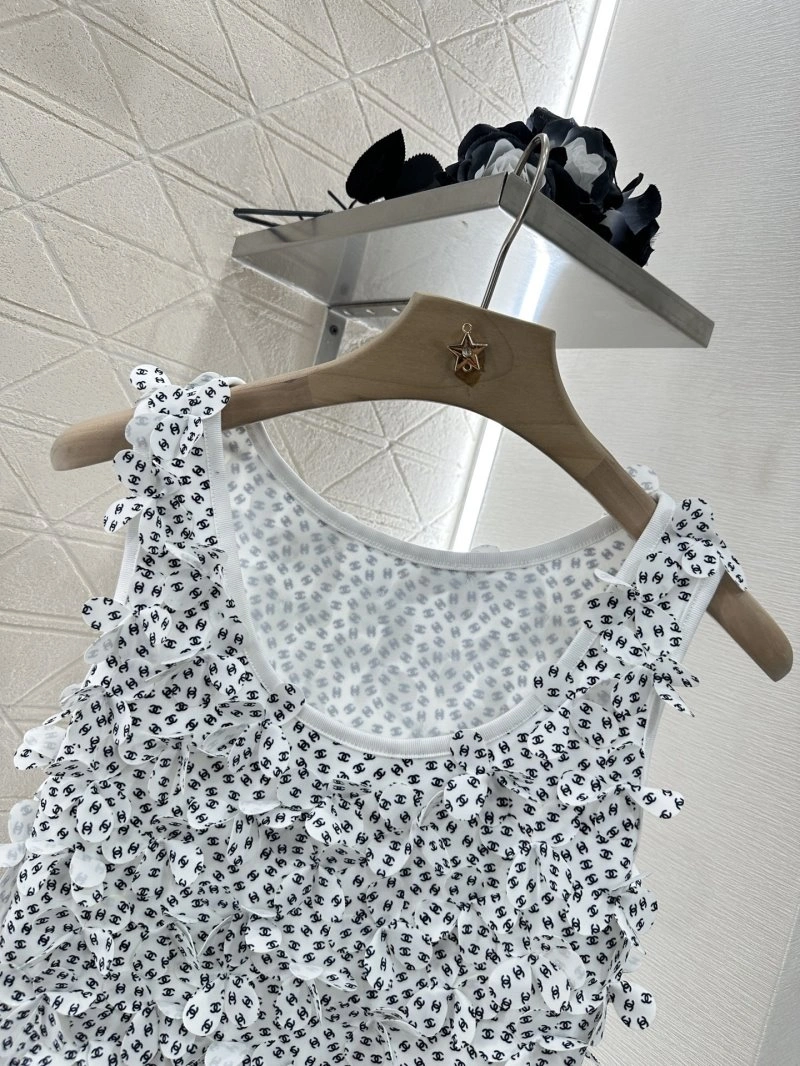 Packable Chanel Vest 110025