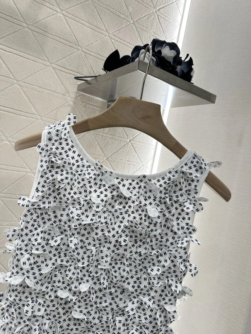 Packable Chanel Vest 110025