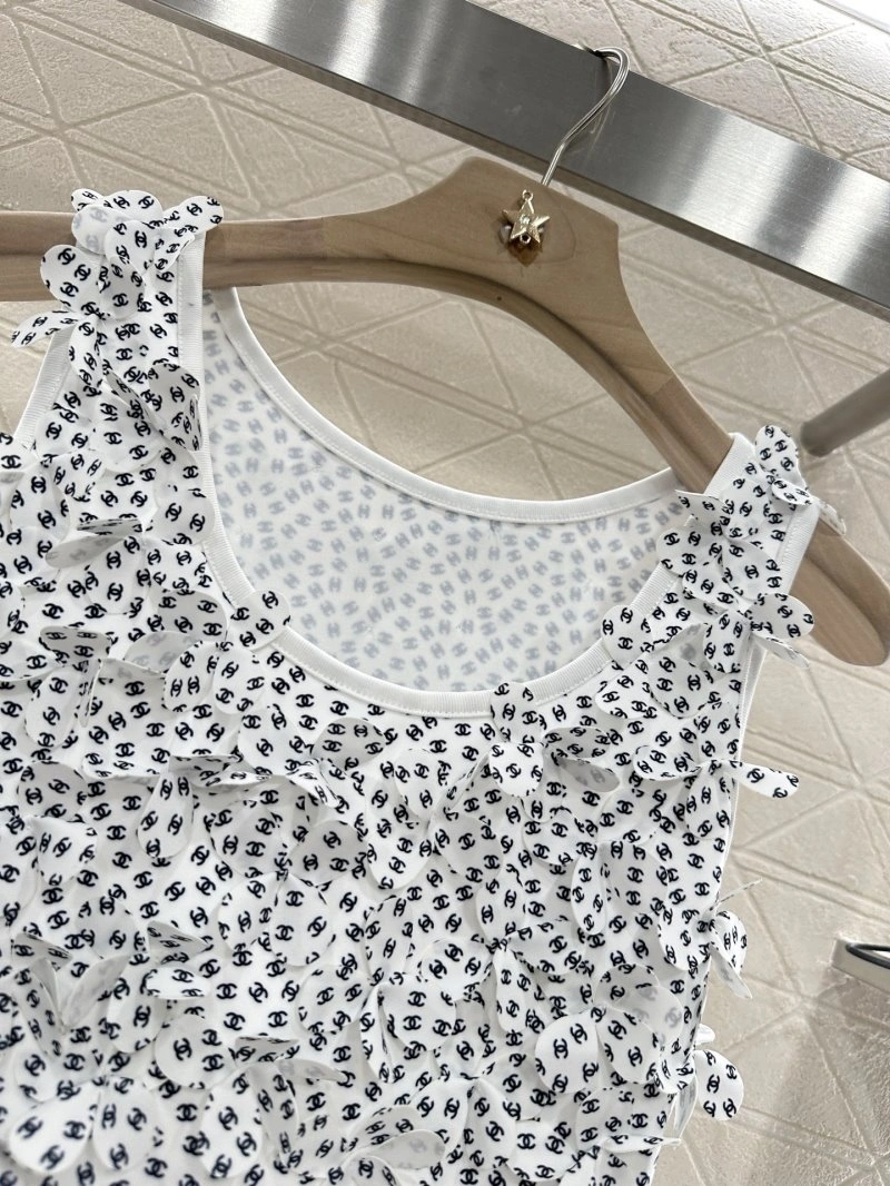 Packable Chanel Vest 110025