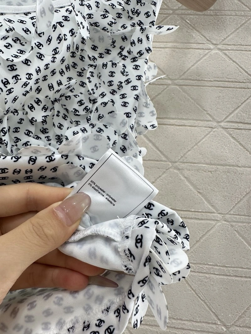 Packable Chanel Vest 110025