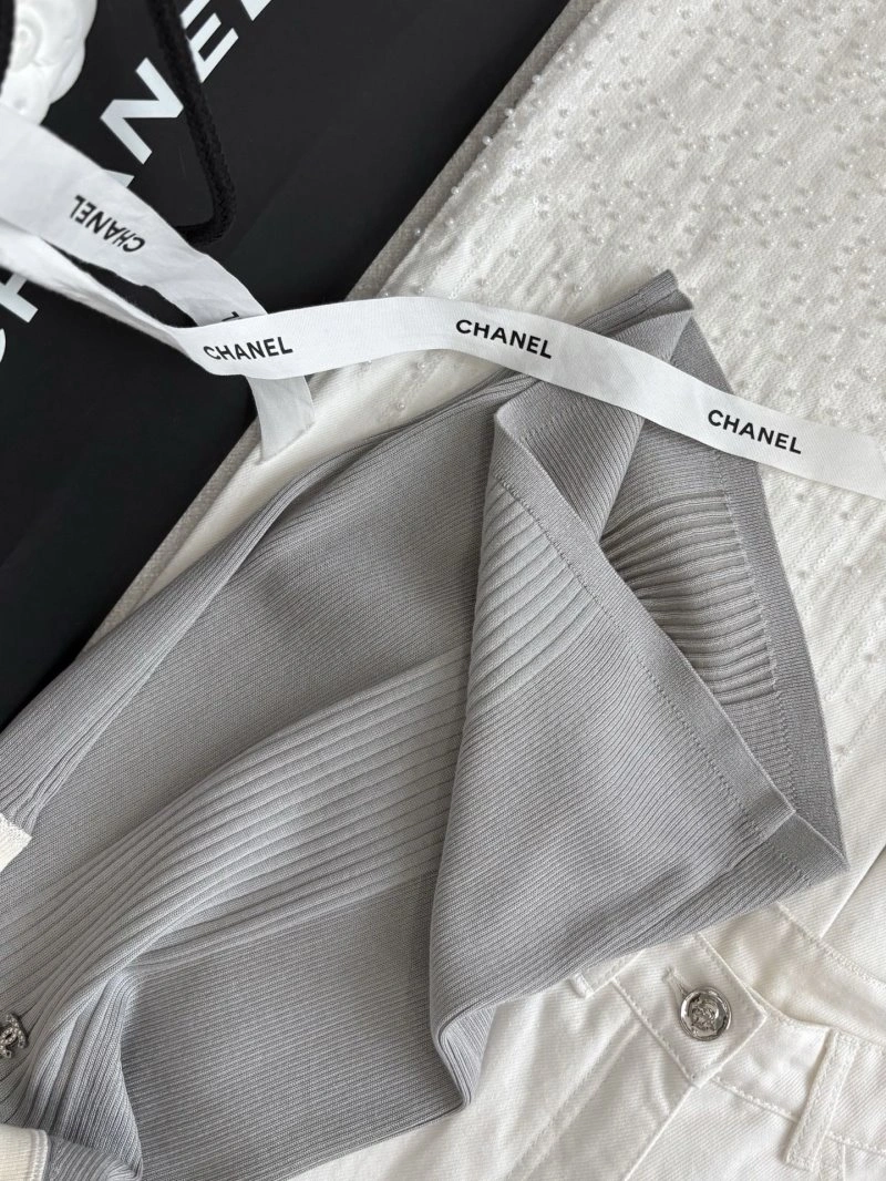 Sleek Chanel Vest 109991