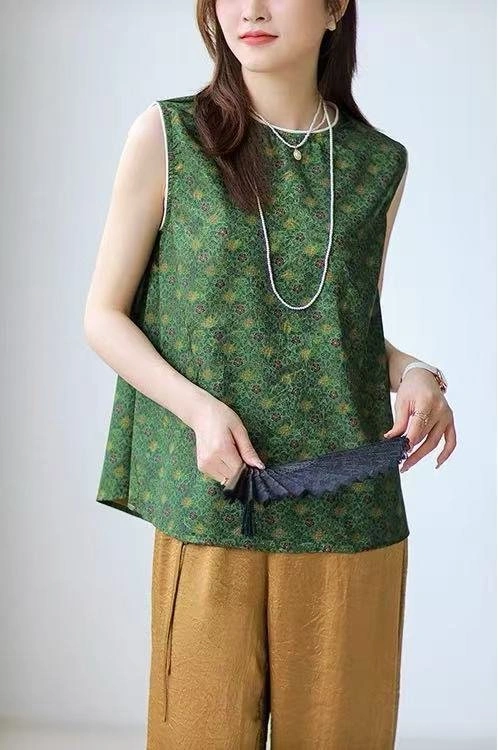 Stylish Chanel Vest 110007