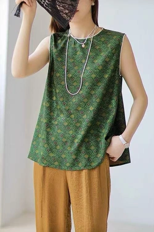 Stylish Chanel Vest 110007