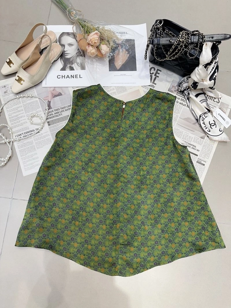 Stylish Chanel Vest 110007