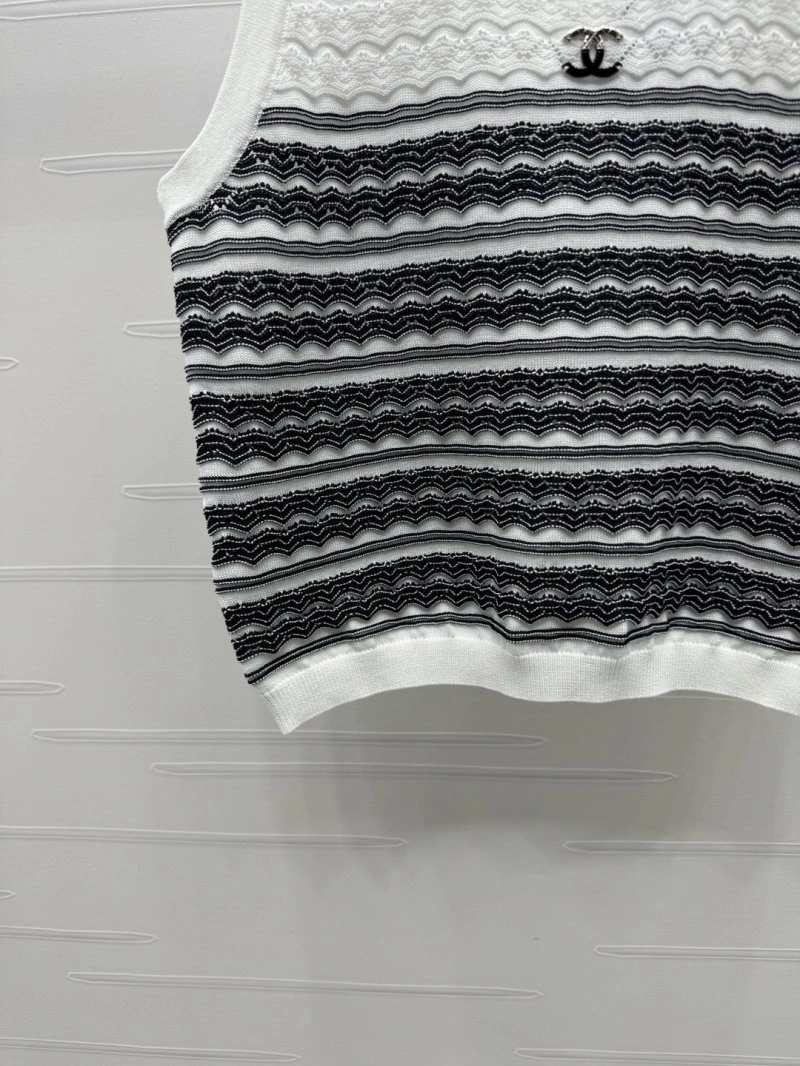 Lightweight Chanel Vest 110004