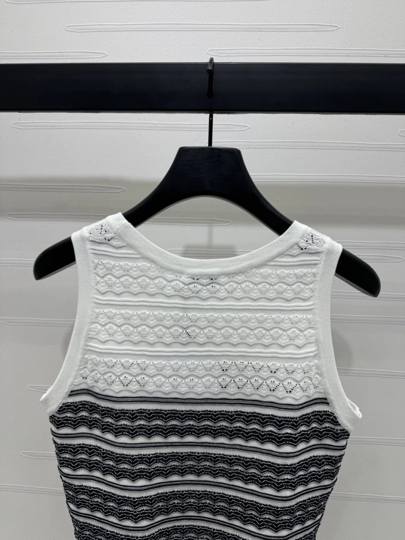 Lightweight Chanel Vest 110004