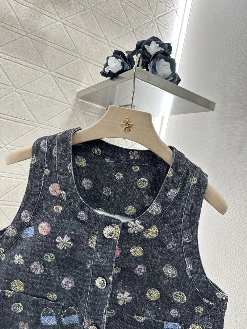 Packable Chanel Vest 109985