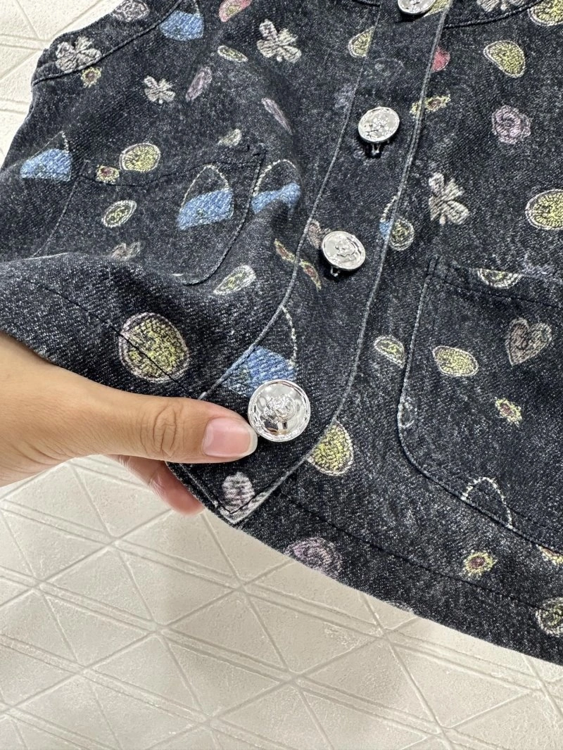 Packable Chanel Vest 109985