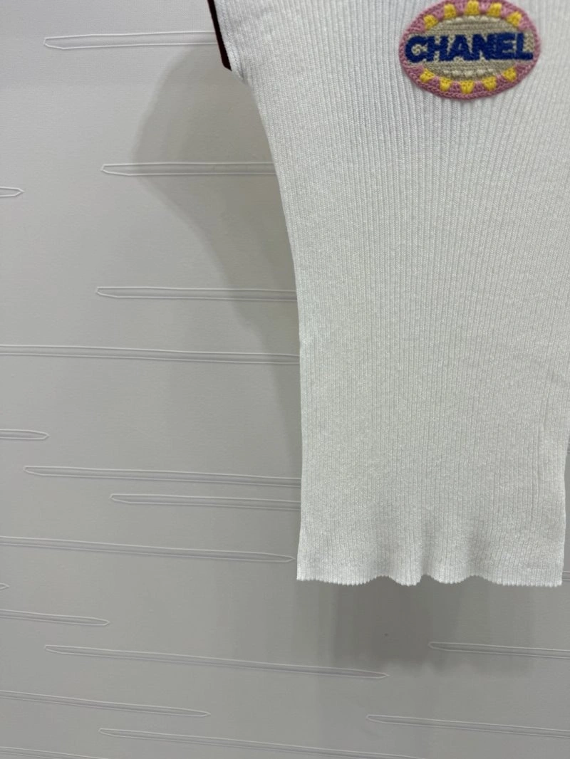 Durable Chanel Vest 109957