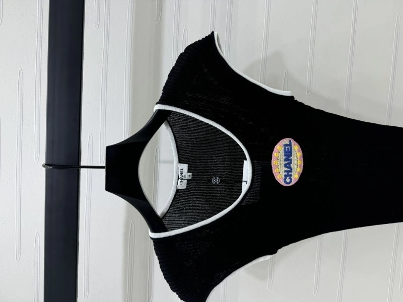 Durable Chanel Vest 109960