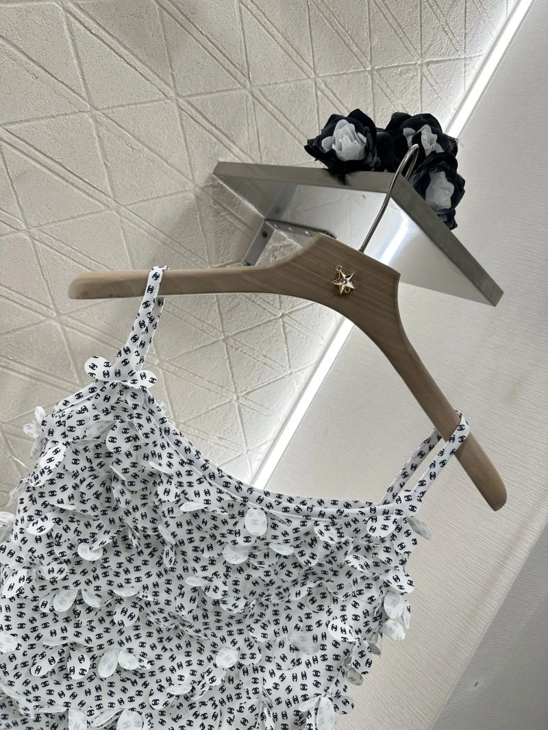 Contemporary Chanel Vest 109938