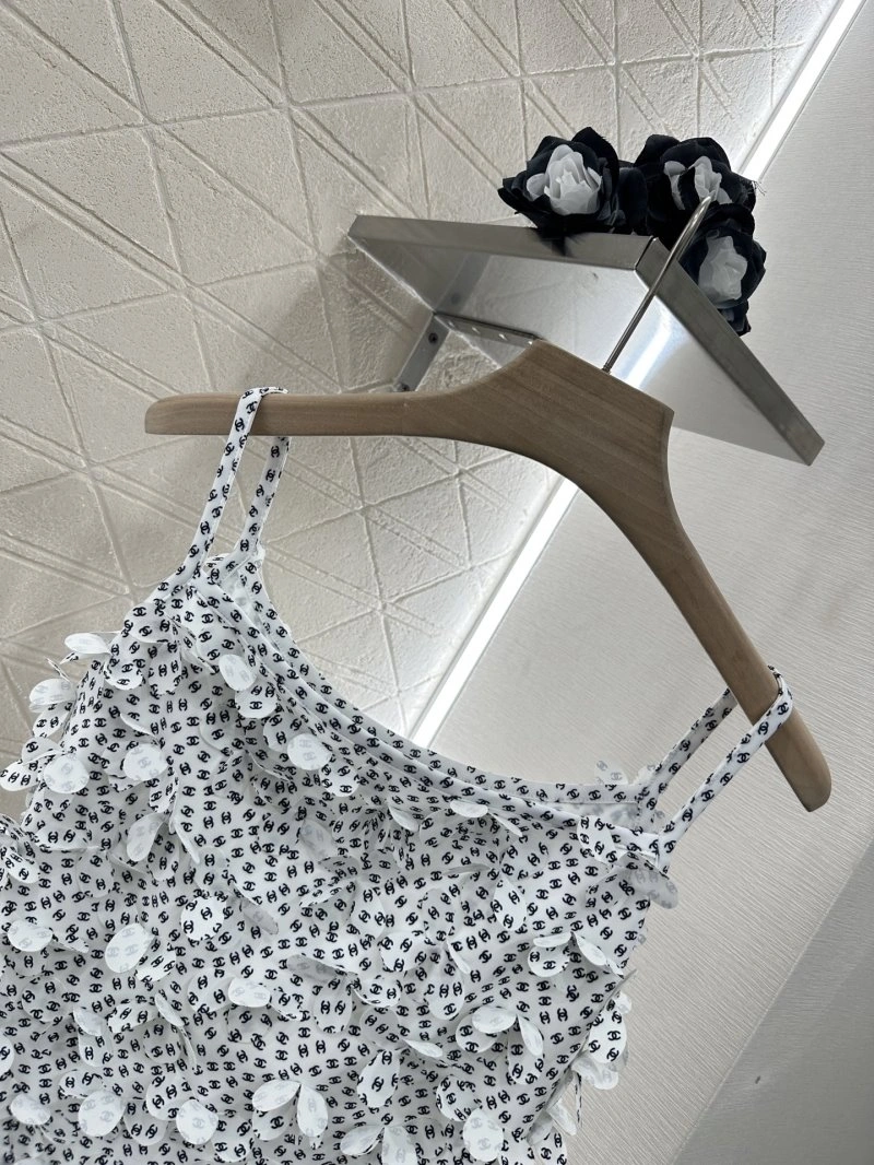 Contemporary Chanel Vest 109938