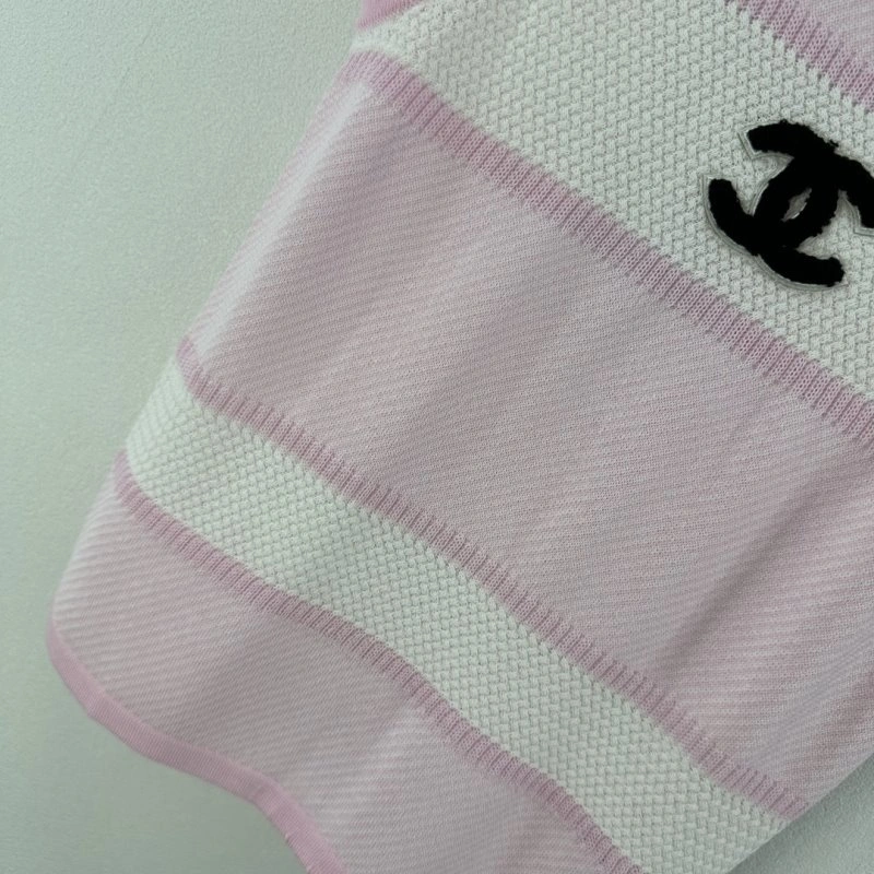 Snug Chanel Vest 107765