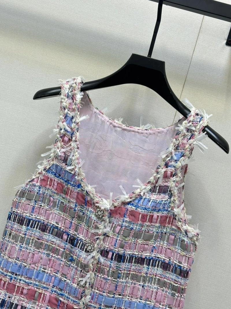 Bold Chanel Vest 107734