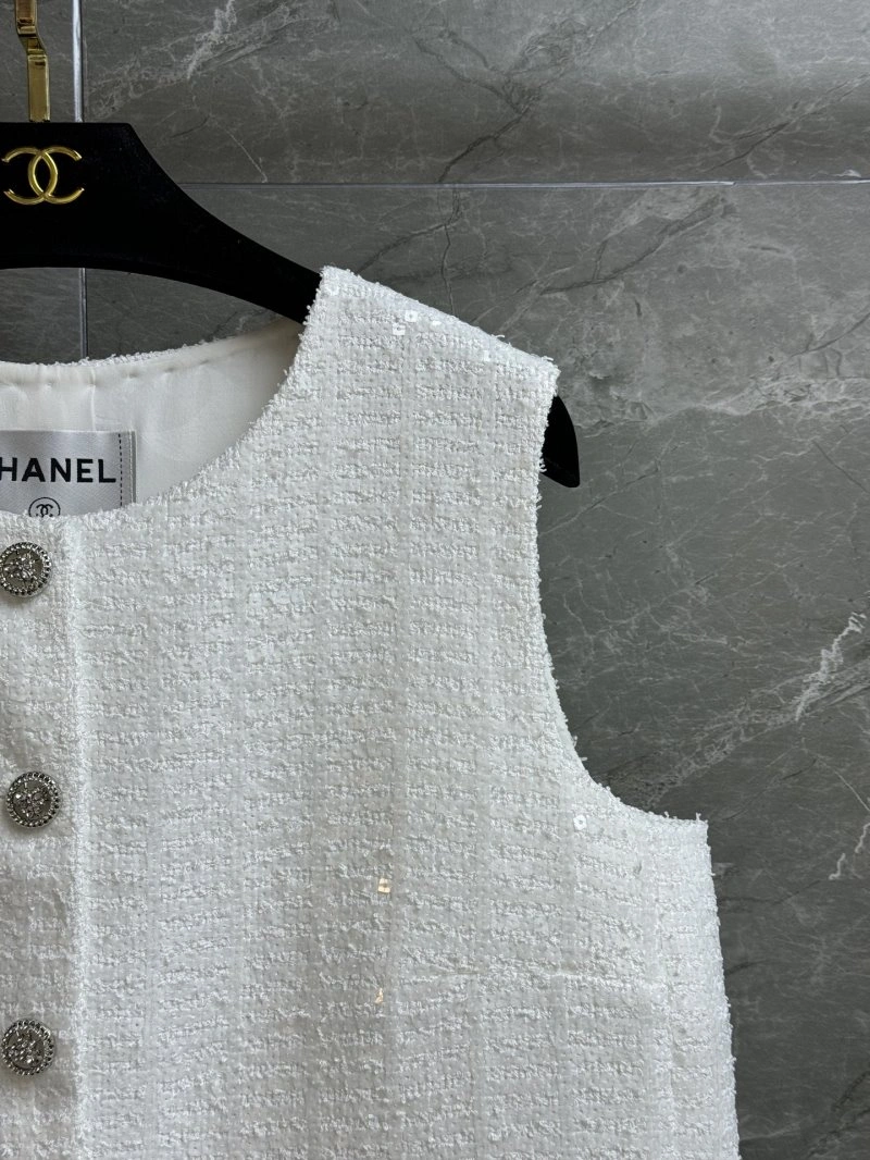 Chanel Vest Snug 107700