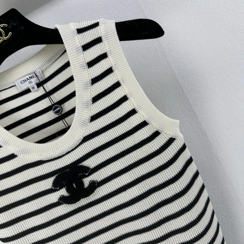 Chanel Vest UrbanChic 107658