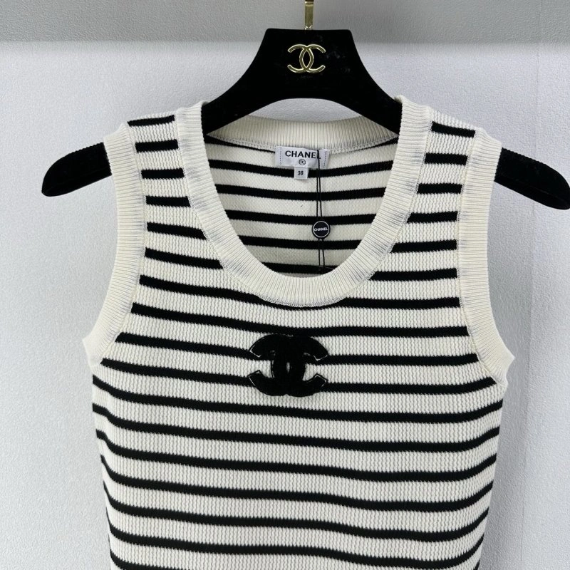 Chanel Vest UrbanChic 107658