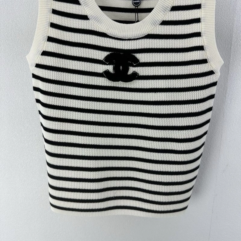 Chanel Vest UrbanChic 107658