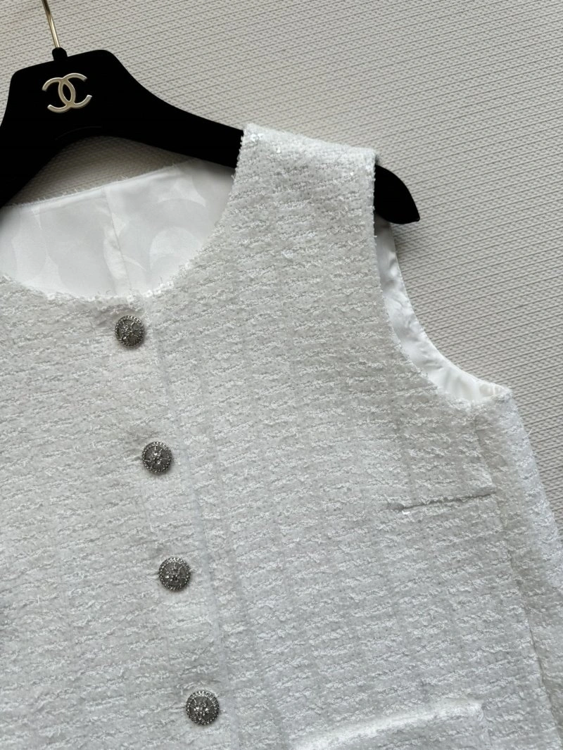 Seasonal Chanel Vest 107628
