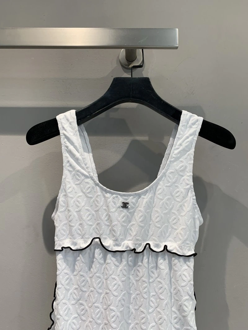 Durable Chanel Vest 107638