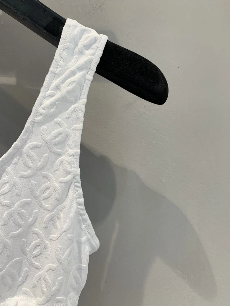 Durable Chanel Vest 107638